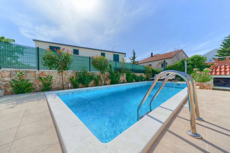 Holiday House Ariana - lovely holiday home with a pool near the beach by MyWaycation — photo 3