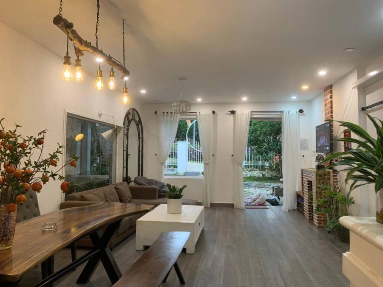 Vacation home with yard & barbecue — photo 3