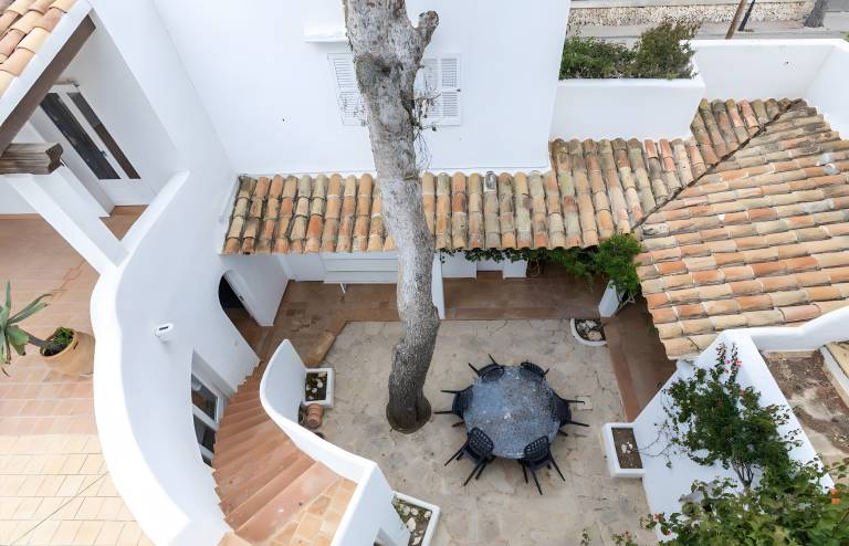 Child-friendly spacious villa with yard, private pool & fast internet | Sea view | Close to the beach | Good for workation | Dogs allowed — photo 5
