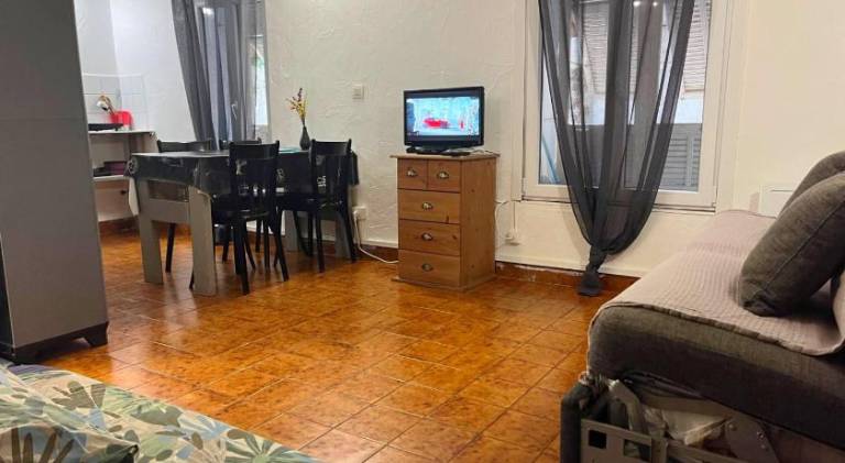 Appartement entresol nice 1,2 kilometre de la plage mer promenade — photo 4