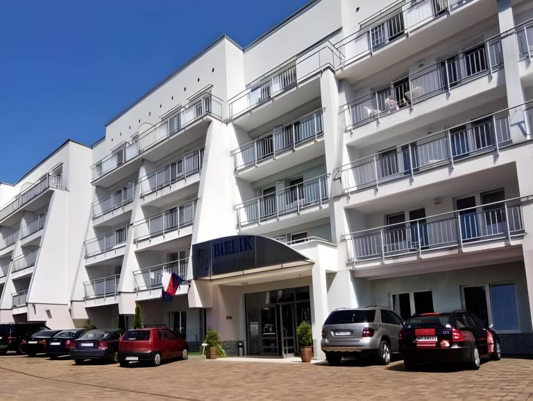 Serviced apartment with yard, pool & terrace in Miedzyzdroje