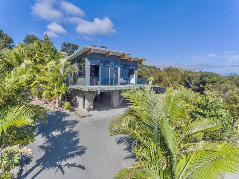 House  Rotokura / Cable Bay