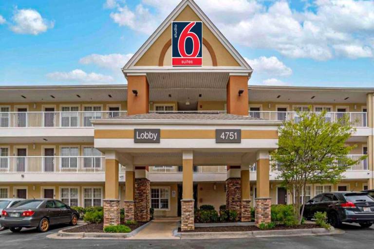 Holiday apartment with 1 room for 2 persons in Huntsville, AL