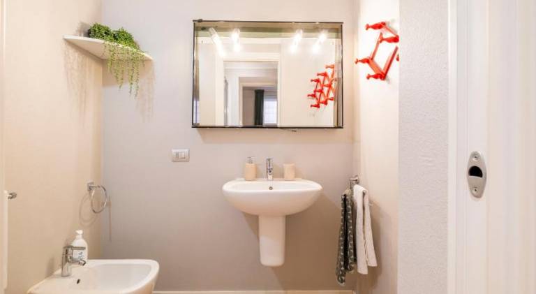 Holiday apartment | Close to Two Towers — photo 4