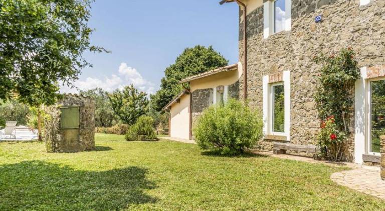 Pleasant villa with pool & hot tub | Pets are welcome — photo 5