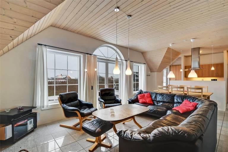 Fully equipped beautiful vacation home with pool, yard & patio | Pets are welcome — photo 2