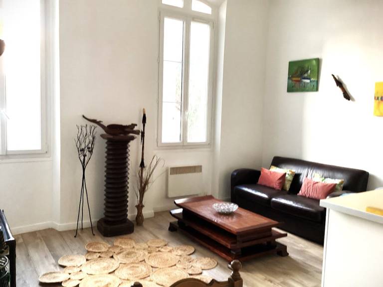 Apartment | Close to Marseille Cathedral — photo 4