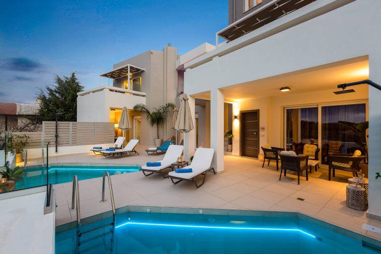 Fully equipped villa with terrace, garden & jacuzzi | Pets allowed — photo 3