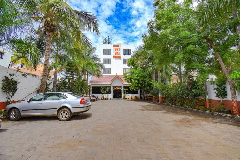 Hotel Shree Sai Wada Shirdi in Rahata