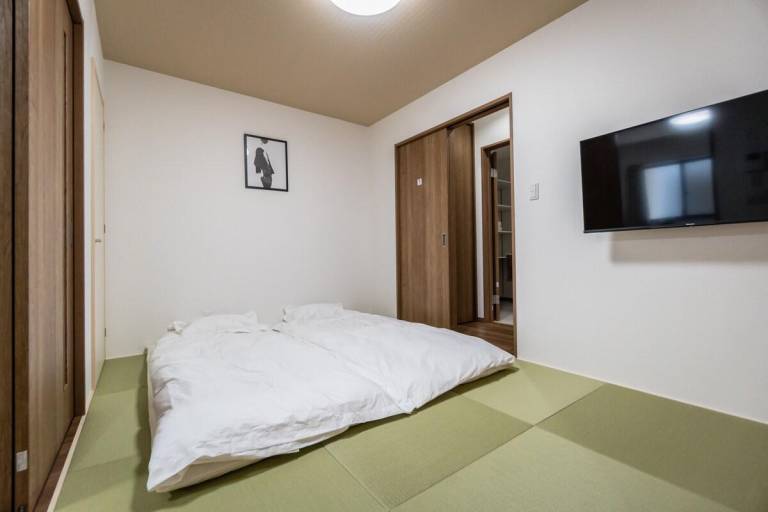 Villa with hot tub in Osaka