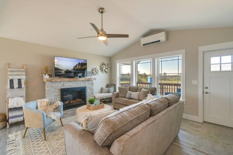 Pet-Friendly Retreat w/ Fenced Yard & Fire Pit — photo 4