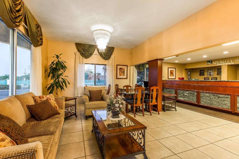 Quality Inn Near China Lake Naval Station — photo 3