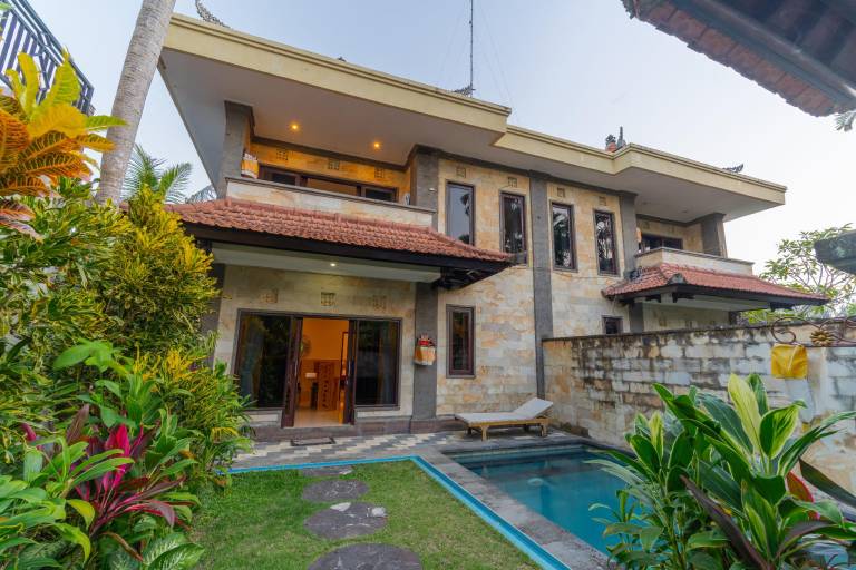 Villa with yard & pool in Ubud