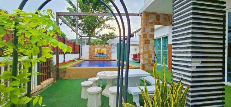 Villa with grill & pool — photo 3
