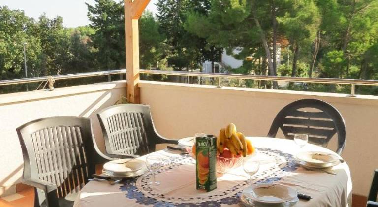 Holiday apartment with barbecue, pool & terrace — photo 3