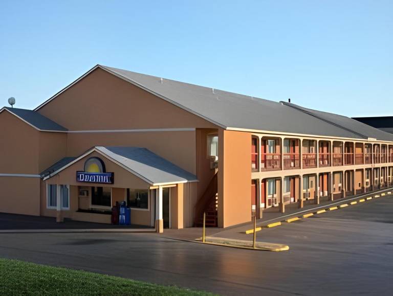 Days Inn by Wyndham Ardmore in Ardmore, OK