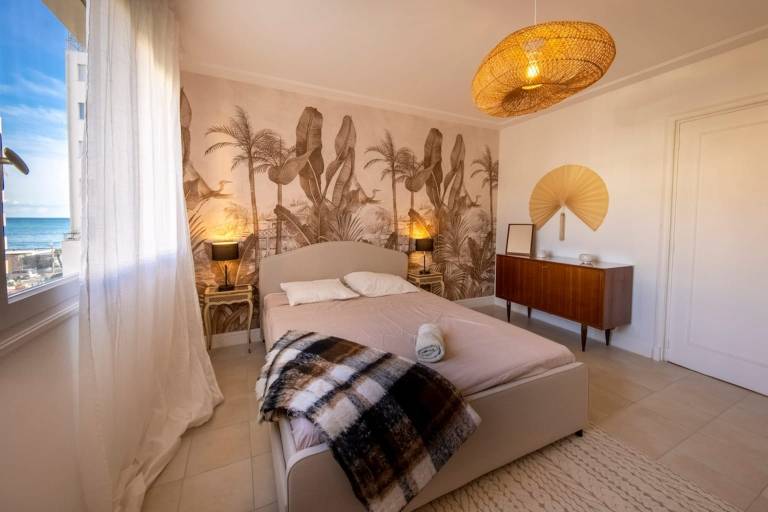 06B - Beautiful apartment with terrace sea view — photo 4