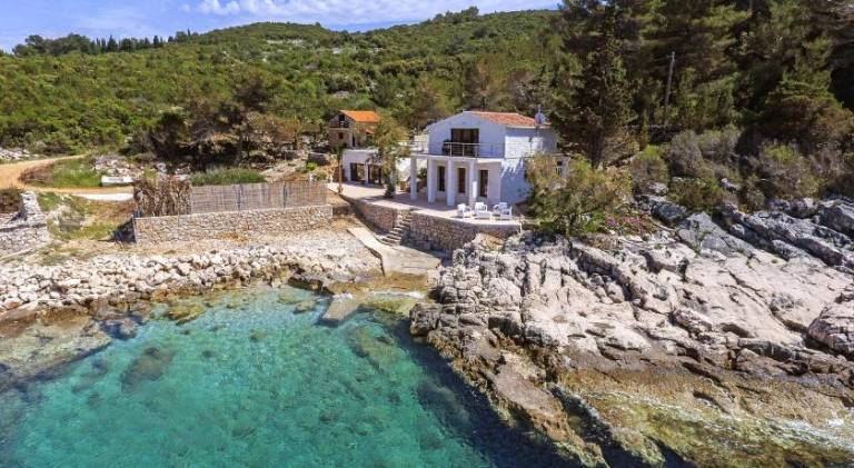 Villa with pool in Jelsa