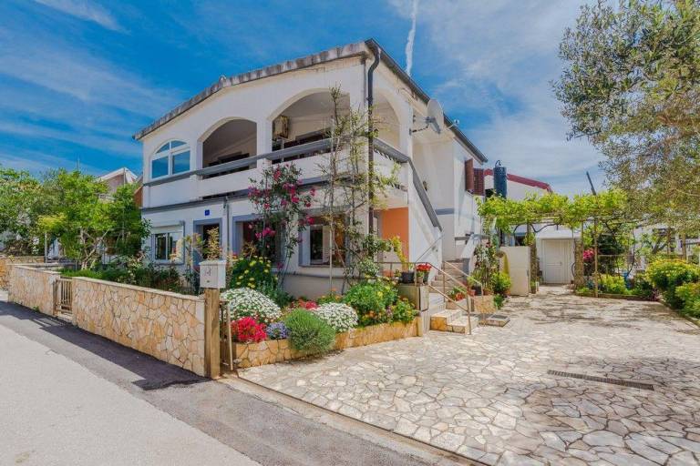 Wonderful holiday apartment with barbeque & garden | Pets allowed in Zadar