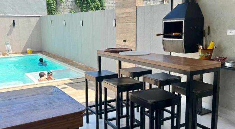 Ample house with pool | Pets allowed in Bertioga