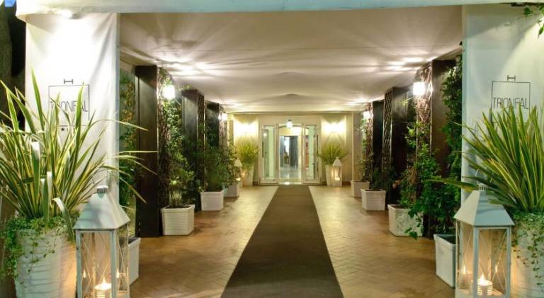 HOTEL TRIONFAL - Fronte Mare - Vicinissimi al Centro — photo 4