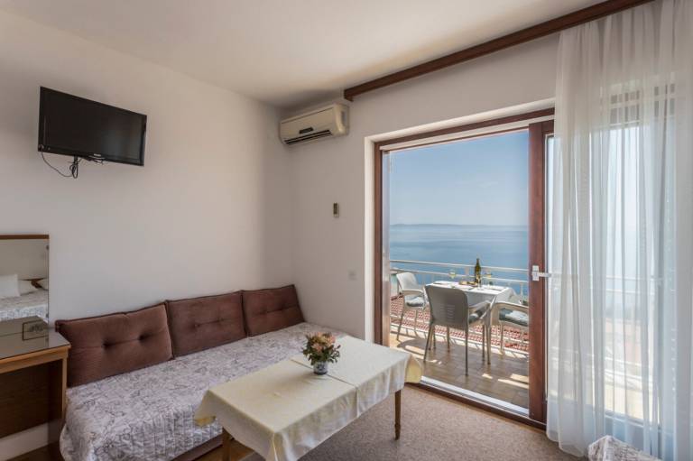 Holiday apartment with terrace & barbeque | Sea view — photo 2