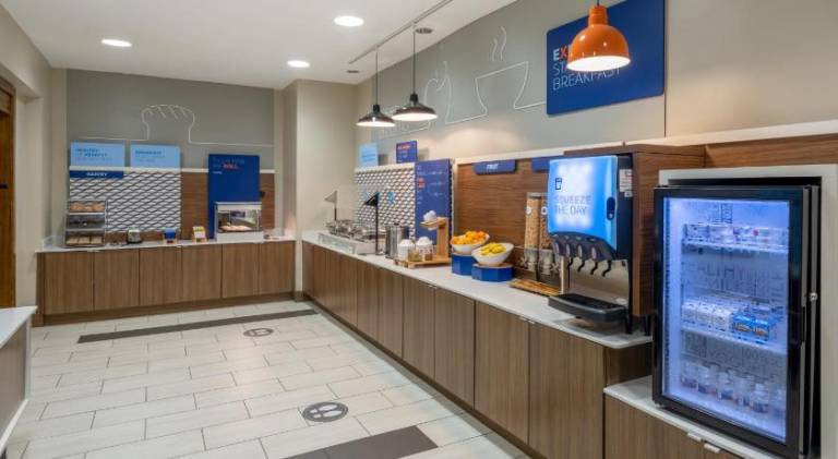 Holiday Inn Express & Suites Dallas East-Fair Park By IHG — photo 5