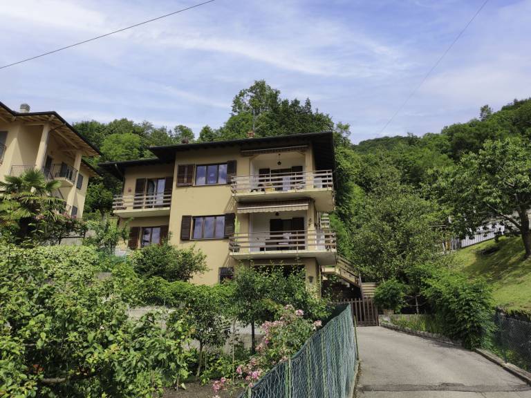 Children-friendly holiday apartment with patio, BBQ & yard | Lake view | Pets are welcome — photo 5