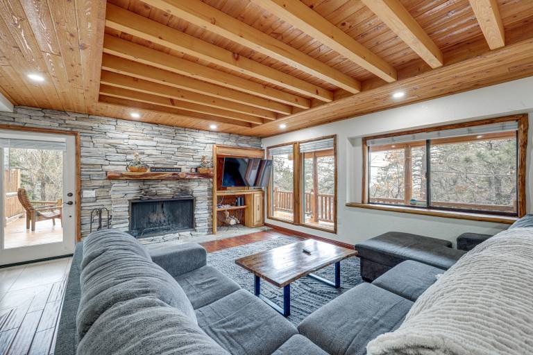 Hot Tub, 2 Mi to Big Bear Mtn: Family Ski Trip! in San Bernardino, CA