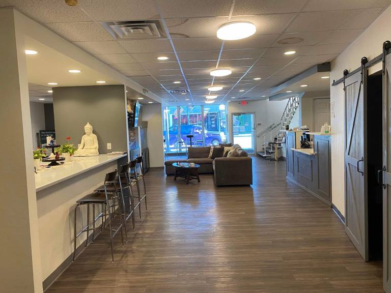 Days Inn by Wyndham Manitowoc — photo 4