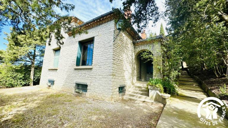 Pleasant gite with yard & patio | Pets are welcome — photo 2
