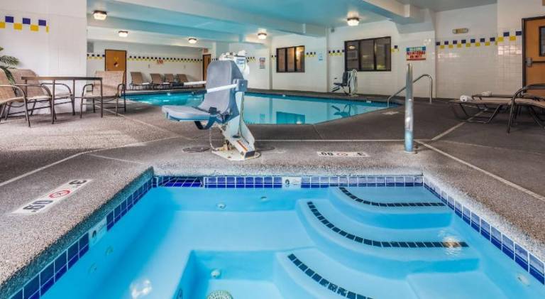 Best Western Plus Vancouver Mall Dr. Hotel & Suites — photo 4