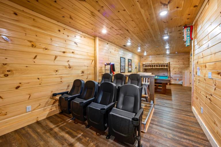 Cabin with jacuzzi, barbeque & pool | Mountain view — photo 3
