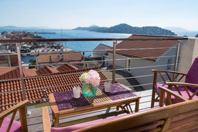 Rental apartment with terrace — photo 3
