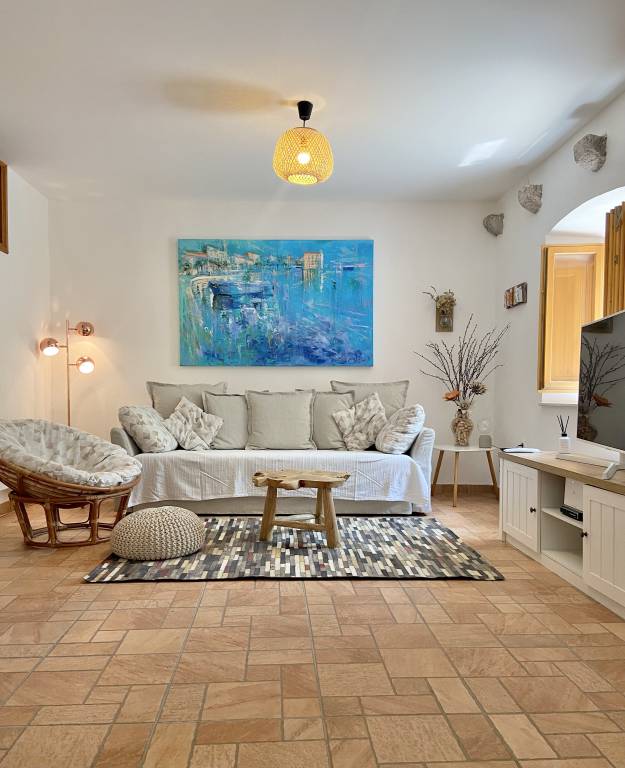 Vacation home with private pool & barbeque | Pool view — photo 3