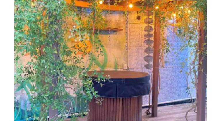 House with jacuzzi & pool — photo 4