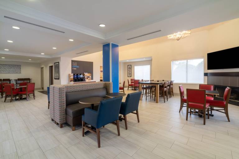 Holiday Inn Express Hotel & Suites Bluffton at Hilton Head Area By IHG — photo 4