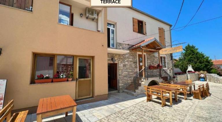 Holiday apartment with terrace in Biograd na Moru