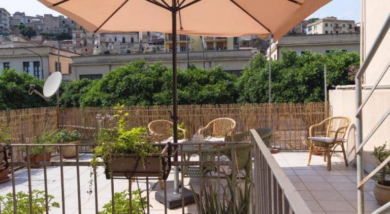 Vacation home with 3 rooms for 6 persons in Modica