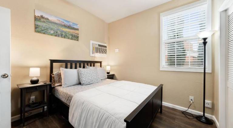 Luxe Cozy 1 bedroom 1 bathroom near downtown in Sacramento, CA