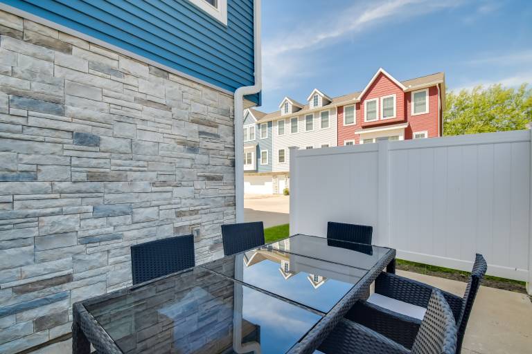 Near TBK Bank Sports Complex: Quad Cities Townhome — photo 3