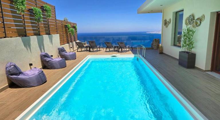 Villa with patio, private pool & BBQ | Suitable for remote work in Heraklion