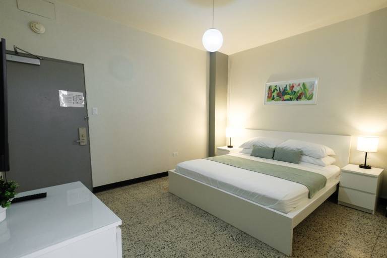 Near Old San Juan & La Placita Free Parking AC