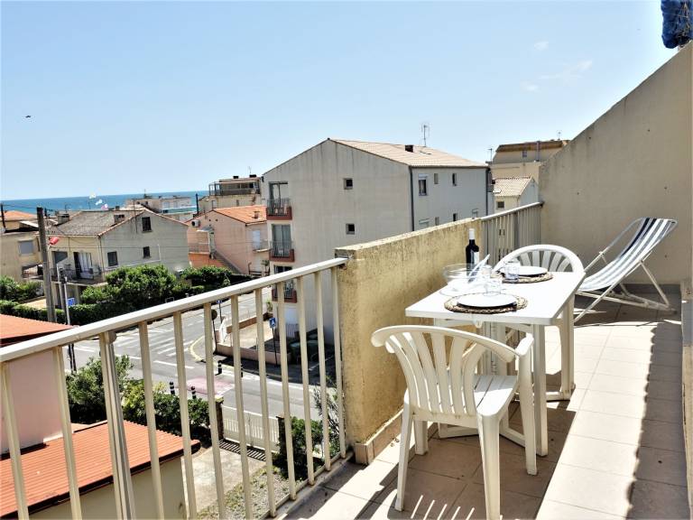 Rental apartment with patio | Sea view — photo 4