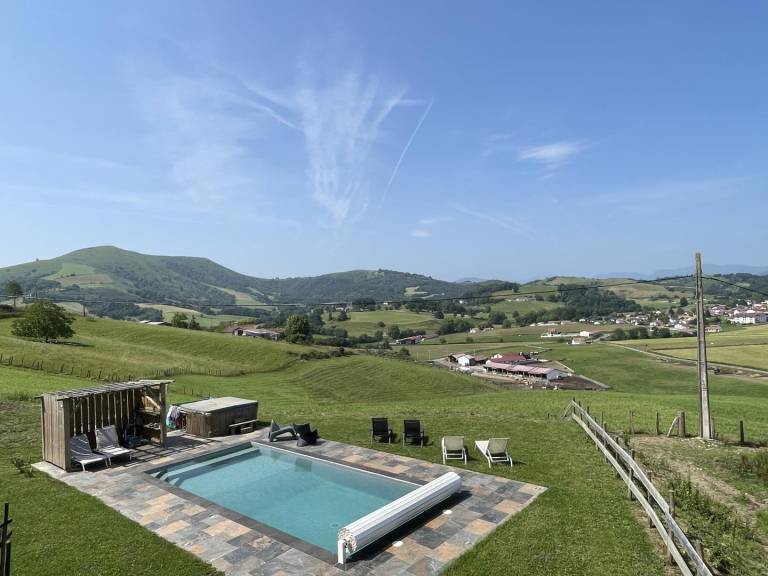 Fully equipped gite with terrace, pool & yard | Dogs allowed — photo 5