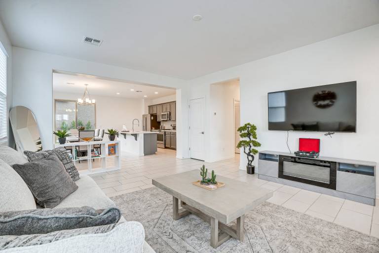 4 Mi to Westgate Newly Built Home in West Valley