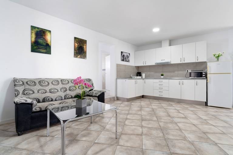 Vacation Apartment 'Las Flores5' with Sea and Beach View, Wi-Fi and Air Conditioning — photo 5