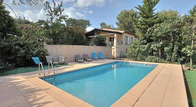 House with patio, grill & private pool | Good for workation in Valbonne