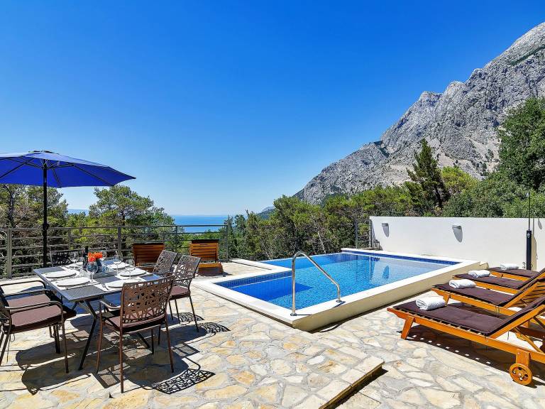 Fully equipped wonderful house with patio & pool | Pets allowed — photo 3
