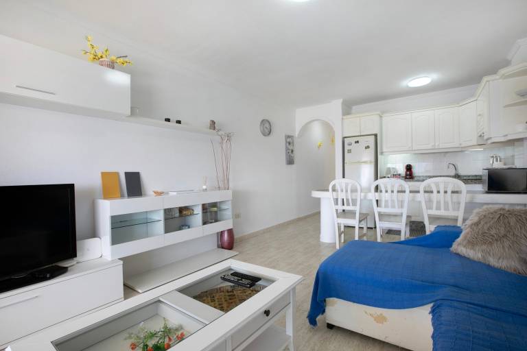 Holiday apartment with fast internet & patio | Sea view | Next to the beach | Pets allowed — photo 4